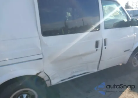 2002 Chevrolet Astro из США, поврежденный, VIN 1GCDM19X52B142136